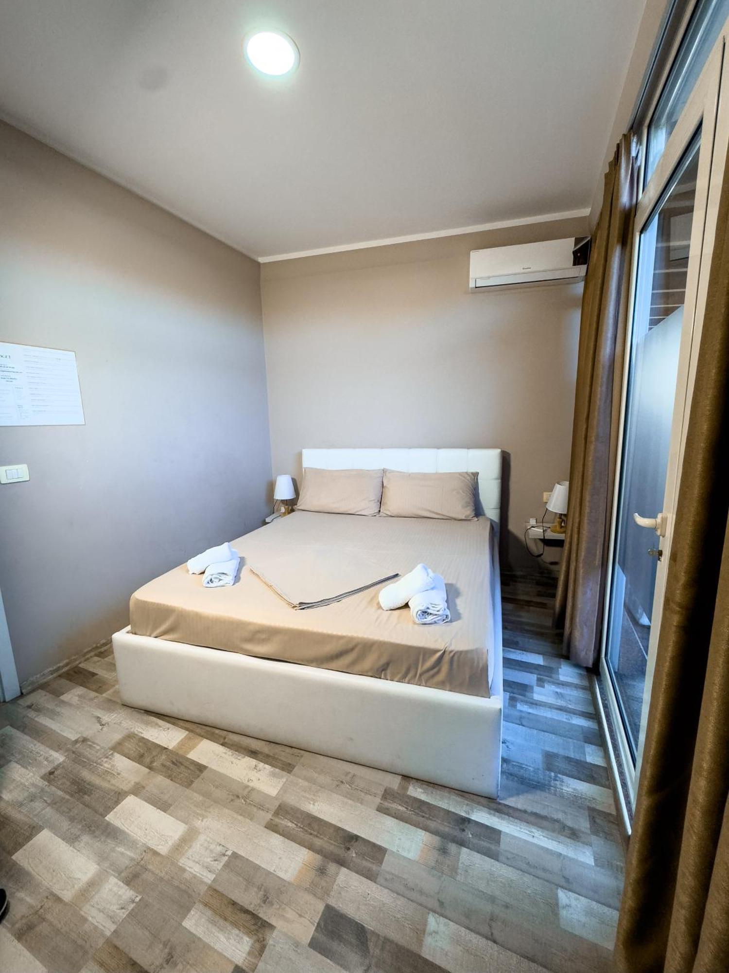 Shkodra Budget Hotel Exteriör bild