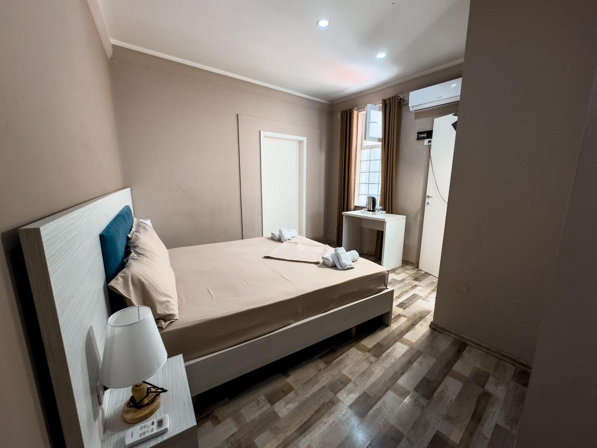 Shkodra Budget Hotel Exteriör bild