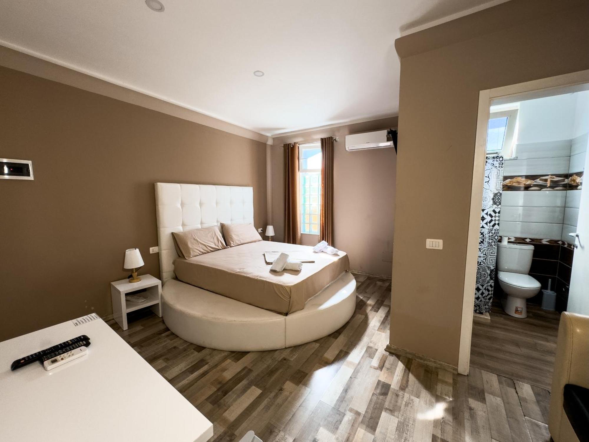 Shkodra Budget Hotel Exteriör bild